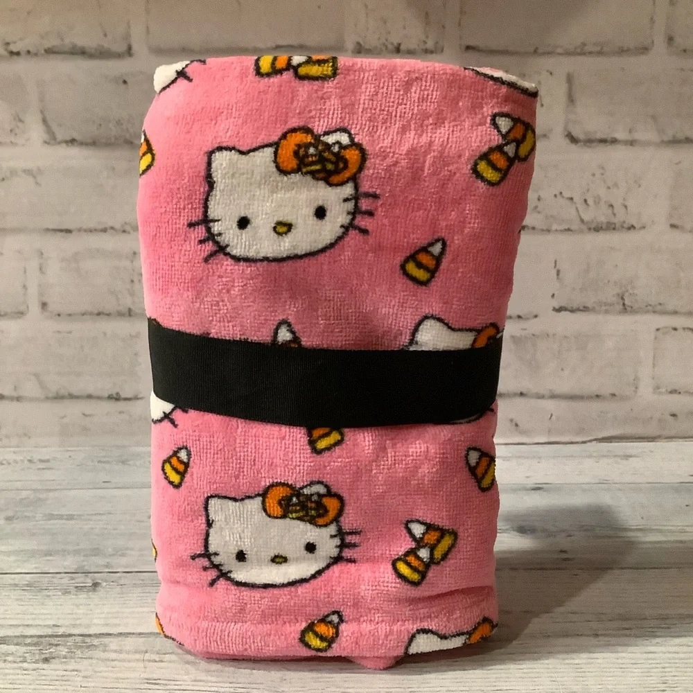 Hello Kitty nwt set